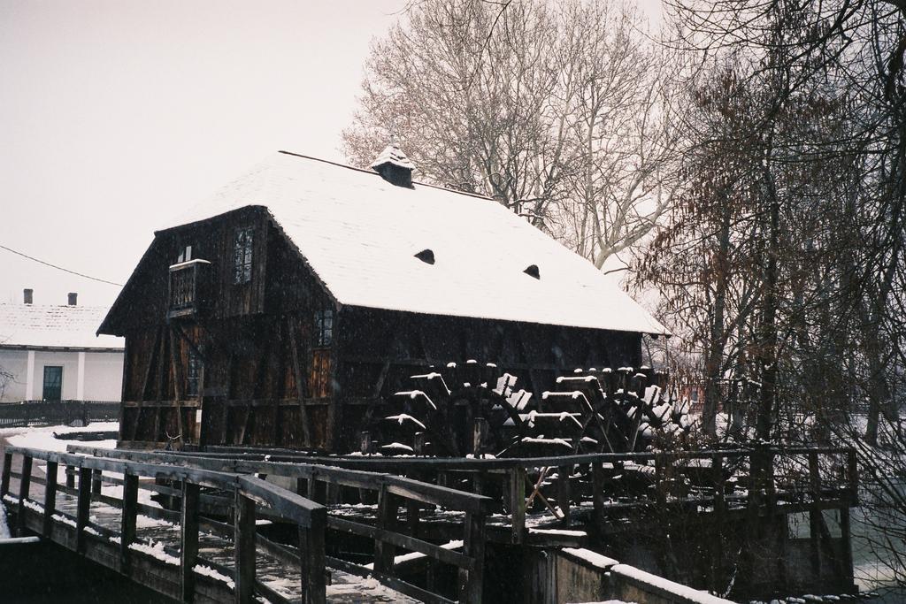 Vizimalom Kemping, Panzió és Étterem Turistvandi Exterior foto